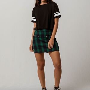 HEART & HIPS Sporty Black Womens Crop Tee